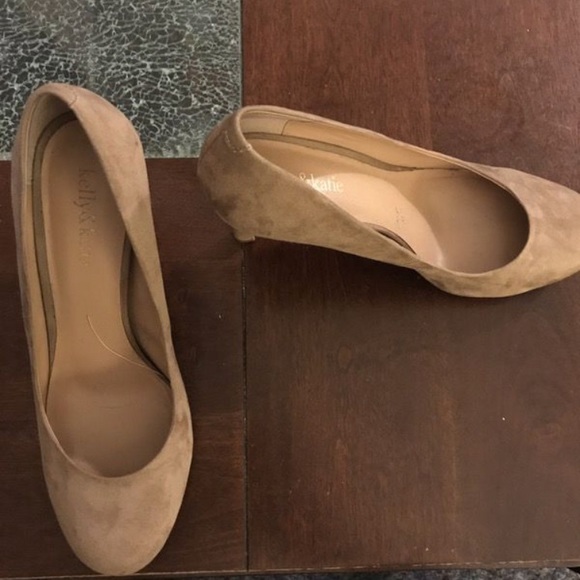 Size 9 kelly & katie suede beige heels worn once - Picture 2 of 2